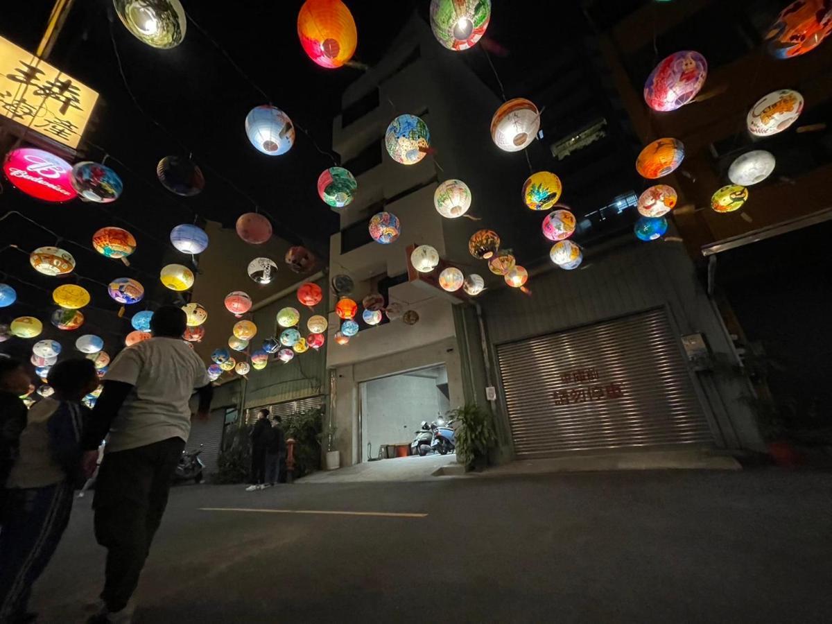 Long Lang Homestay Tainan Eksteriør bilde