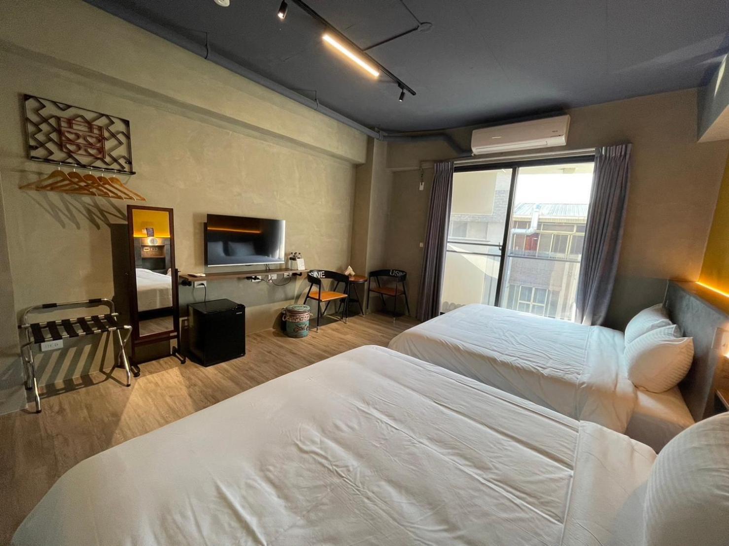 Long Lang Homestay Tainan Eksteriør bilde