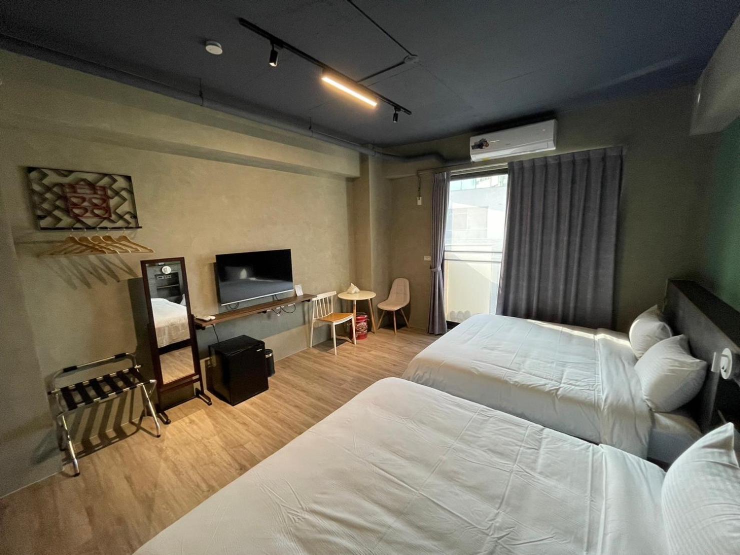 Long Lang Homestay Tainan Eksteriør bilde