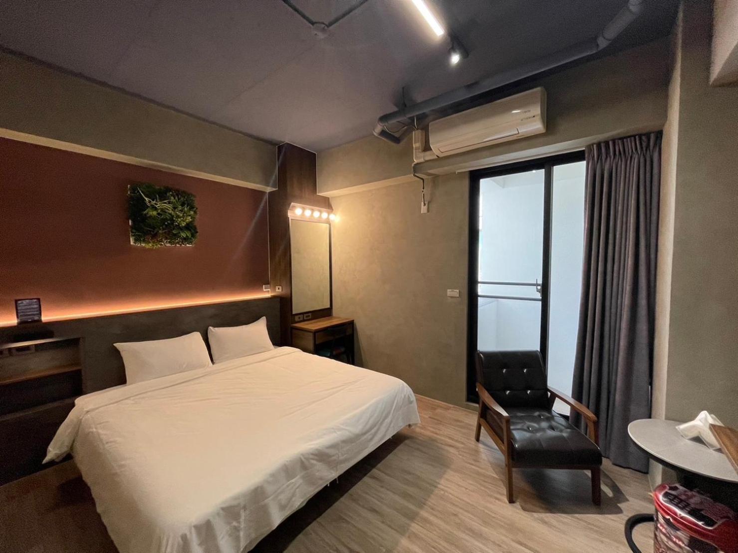 Long Lang Homestay Tainan Eksteriør bilde