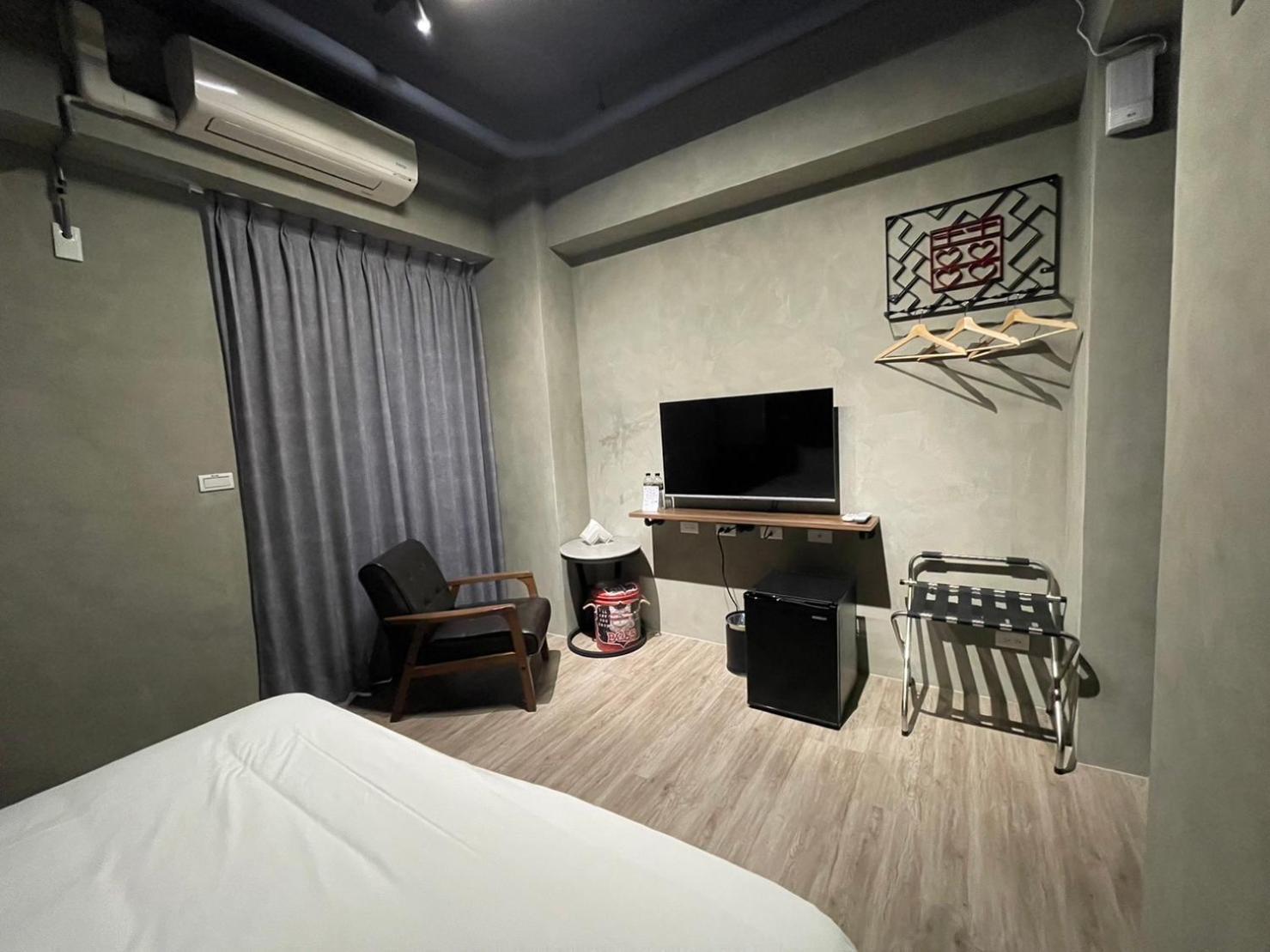 Long Lang Homestay Tainan Eksteriør bilde
