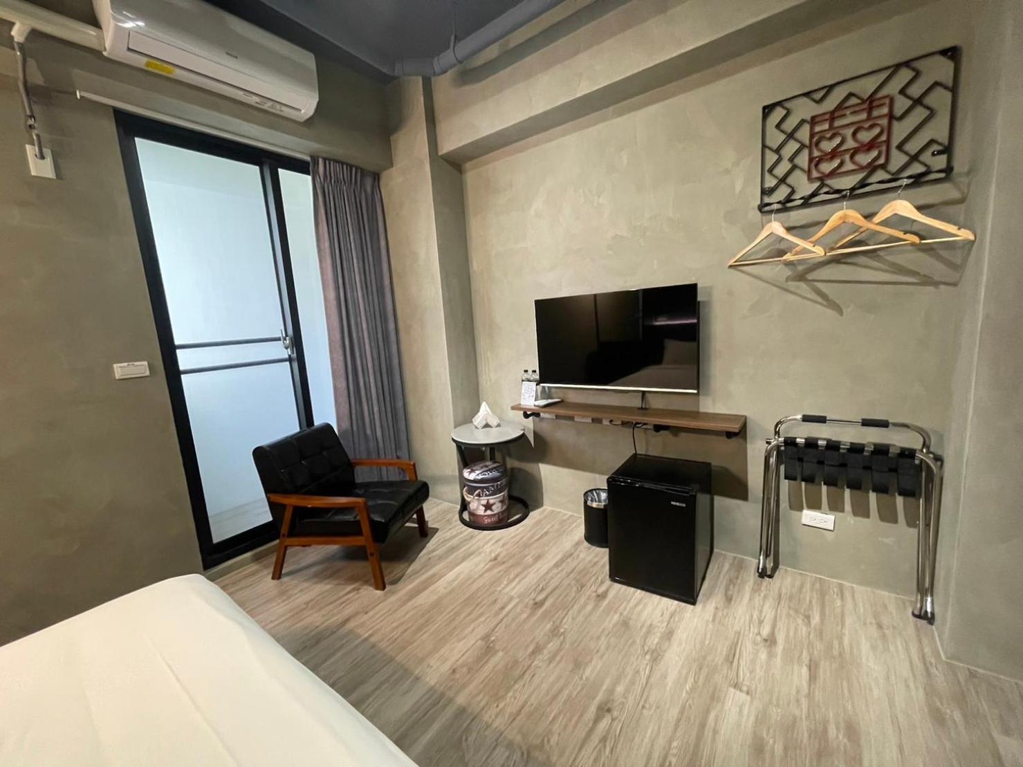 Long Lang Homestay Tainan Eksteriør bilde